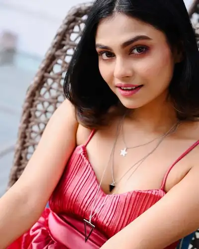 Esha Khan